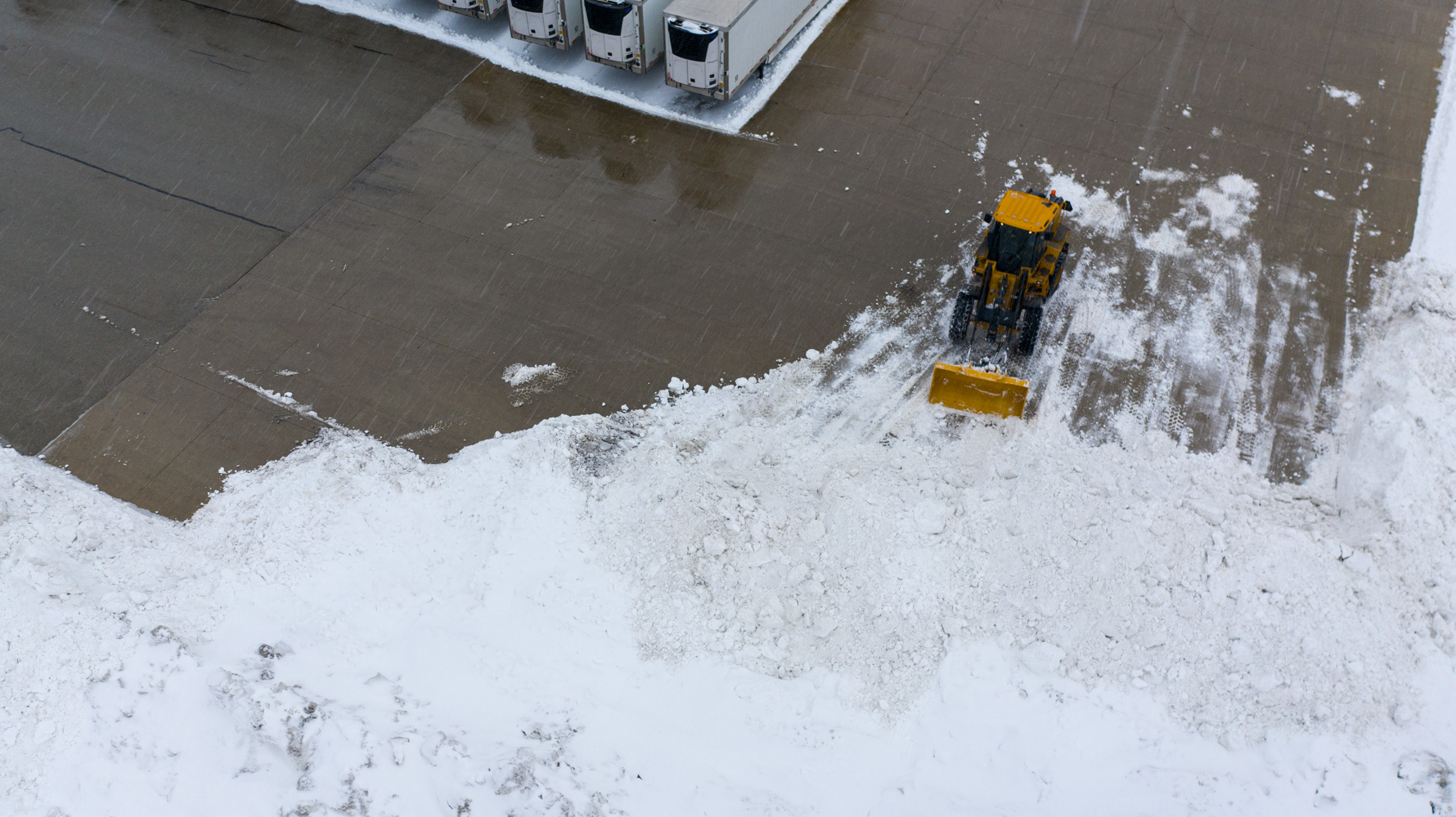 When to Hire Snow Removal Services Advice for Industrial Facility Managers